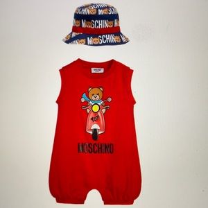Moschino baby gift set